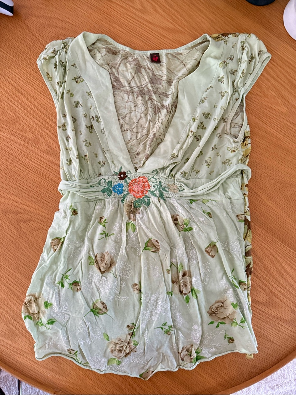 Vintage Language  Floral Light Green Women’s V-Neck Top